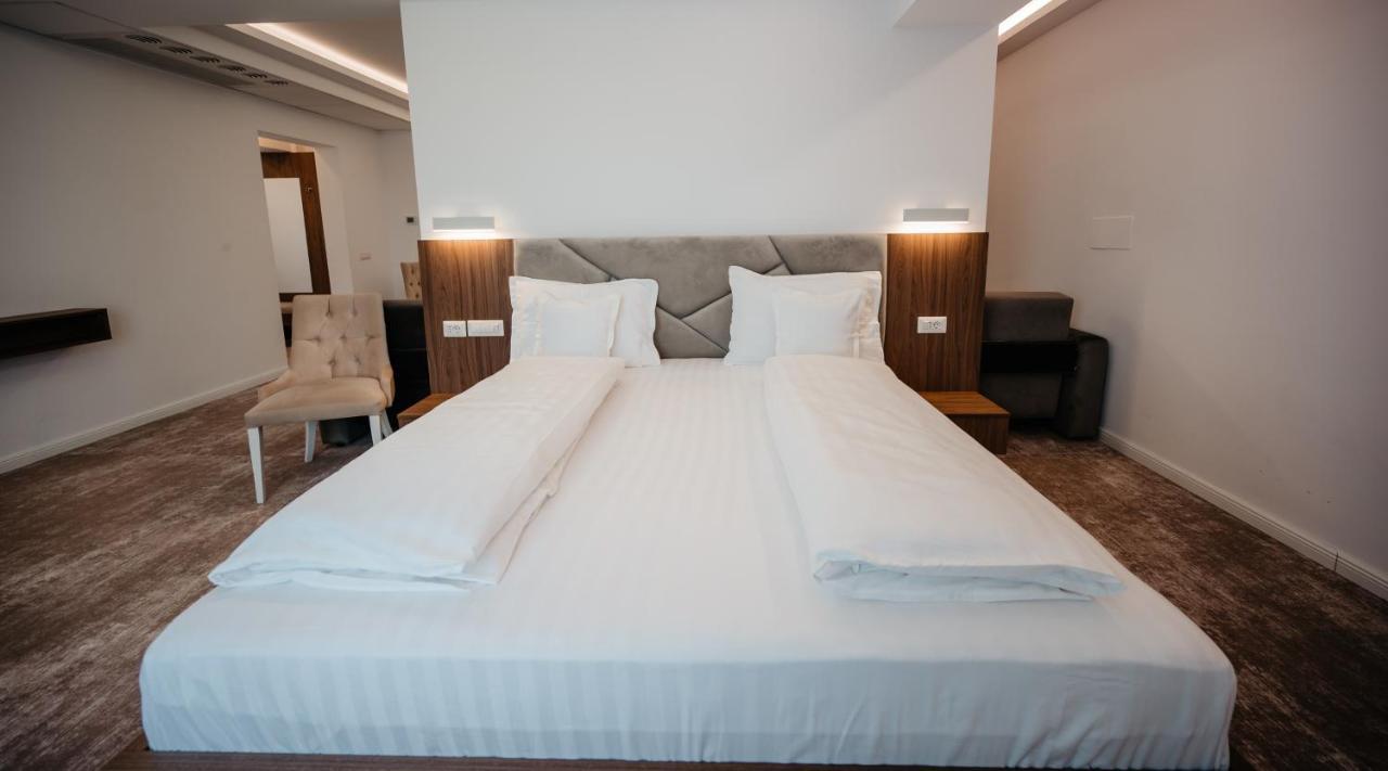 Hotel Ariata Scheia Buitenkant foto